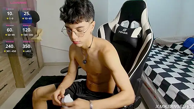 Angelligth online show from March 29, 3:41 am