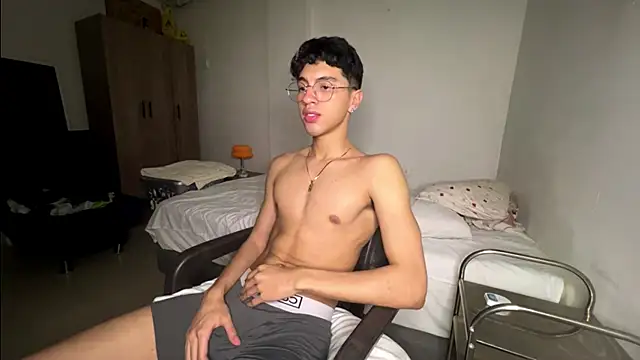 Snapshot of Angelligth chatting on November 18, 4:38 am Angelligth online show from November 18, 4:38 am