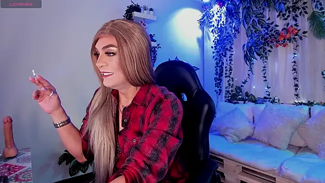 Snapshot of karol_elegance_ chatting on November 14, 1:15 pm karol elegance online show from November 14, 1:15 pm