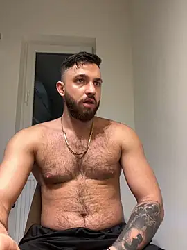 LoveIsBlind  online show from December 8, 4:22 am
