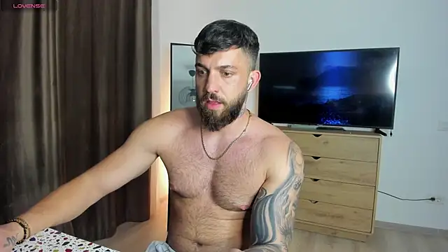 LoveIsBlind  online show from June 24, 7:11 pm
