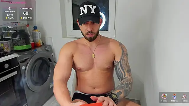 Snapshot of LoveIsBlind_ chatting on April 2, 6:58 pm LoveIsBlind online show from April 2, 6:58 pm