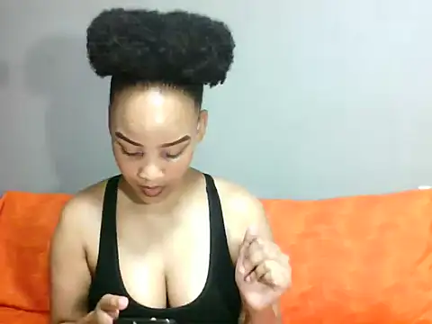 Snapshot of SmallSlut5 chatting on December 20, 2:20 pm SmallSlut5 online show from December 20, 2:20 pm