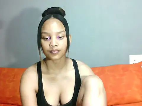 SmallSlut5 online show from March 25, 3:44 pm