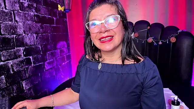 Madame Jay online show from January 18, 2:33 pm