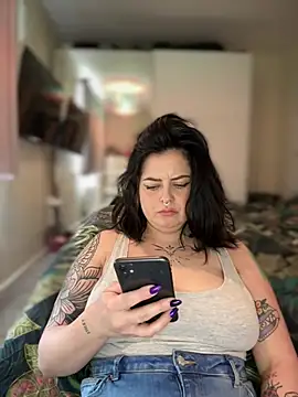 NaomiSquirts online show from January 14, 2:00 pm