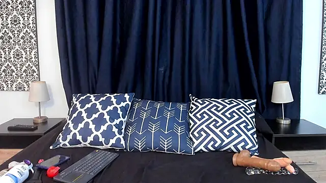 Snapshot of Elizabeth_Santos chatting on February 24, 10:03 pm Elizabeth Santos online show from February 24, 10:03 pm