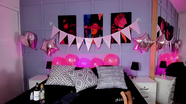 Elizabeth Santos online show from October 20, 7:47 pm