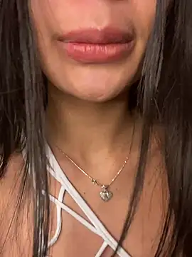 Snapshot of lina_pink chatting on January 15, 6:01 am lina pink online show from January 15, 6:01 am