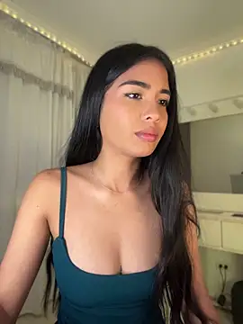 lina pink online show from June 3, 8:02 pm