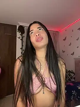 Snapshot of lina_pink chatting on March 13, 12:27 am lina pink online show from March 13, 12:27 am