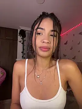 Snapshot of lina_pink chatting on March 11, 2:42 am lina pink online show from March 11, 2:42 am