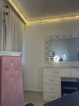 lina pink online show from March 3, 10:17 pm