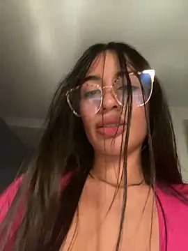 Snapshot of lina_pink chatting on February 11, 11:33 pm lina pink online show from February 11, 11:33 pm