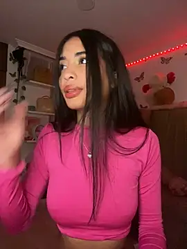 Snapshot of lina_pink chatting on January 18, 7:28 am lina pink online show from January 18, 7:28 am