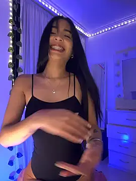 lina pink online show from March 12, 4:18 am