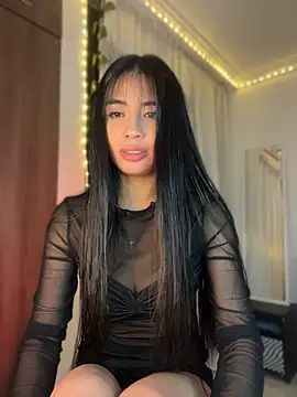 lina pink online show from April 11, 4:31 am