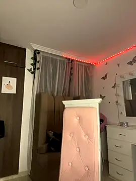 Snapshot of lina_pink chatting on September 24, 2:40 am lina pink online show from September 24, 2:40 am