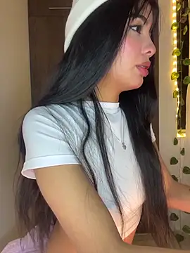 lina pink online show from February 1, 5:06 am