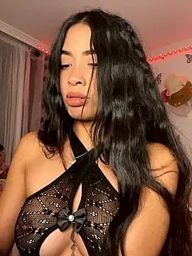 Snapshot of lina_pink chatting on December 4, 11:41 pm lina pink online show from December 4, 11:41 pm