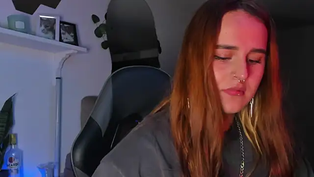 evy orange1 online show from February 14, 4:45 am