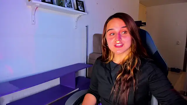 evy orange1 online show from April 9, 2:46 am