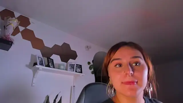 evy orange1 online show from February 5, 12:28 am