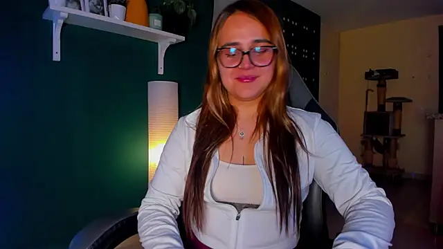 Snapshot of evy_orange1 chatting on July 2, 3:23 am evy orange1 online show from July 2, 3:23 am