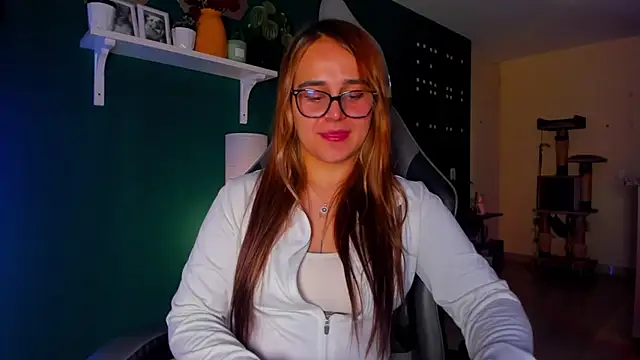 Snapshot of evy_orange1 chatting on July 2, 3:07 am evy orange1 online show from July 2, 3:07 am