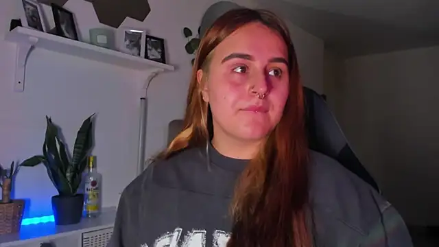 evy orange1 online show from February 11, 2:44 am