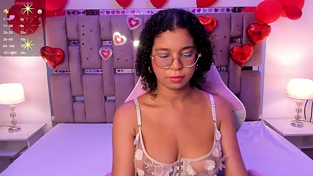 Snapshot of MilaHall_ chatting on February 24, 3:33 am MilaHall online show from February 24, 3:33 am