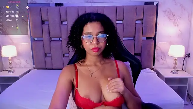 Snapshot of MilaHall_ chatting on March 15, 4:13 am MilaHall online show from March 15, 4:13 am