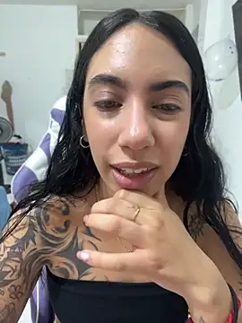 Snapshot of Heratemporal chatting on April 22, 1:07 pm Heratemporal online show from April 22, 1:07 pm
