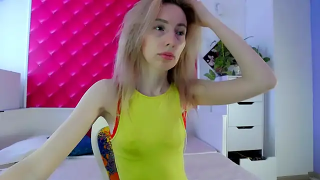 Snapshot of BarbieGoddess chatting on February 16, 1:05 pm BarbieGoddess online show from February 16, 1:05 pm