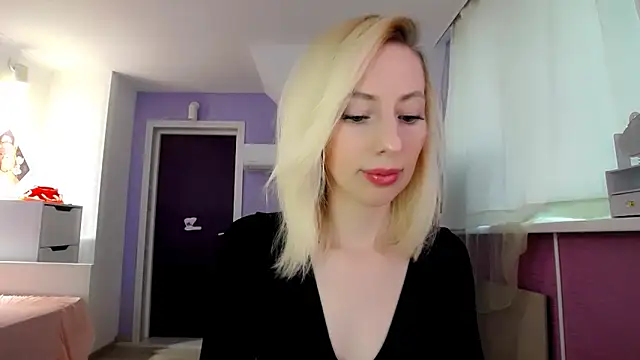 Snapshot of BarbieGoddess chatting on October 26, 11:43 am BarbieGoddess online show from October 26, 11:43 am