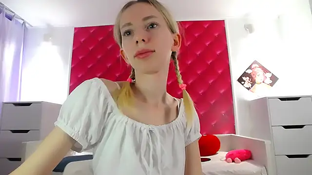 Snapshot of BarbieGoddess chatting on December 29, 3:03 pm BarbieGoddess online show from December 29, 3:03 pm