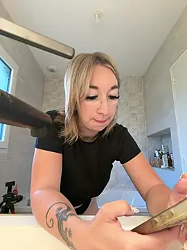 Snapshot of Giuliana_baby chatting on May 1, 5:34 am Giuliana baby online show from May 1, 5:34 am
