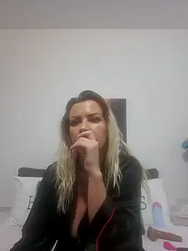 MiaDoll69 online show from September 27, 5:52 pm