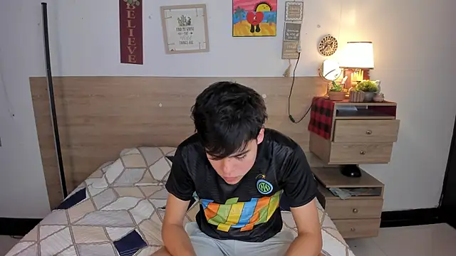 Snapshot of justinbiler chatting on January 9, 2:46 pm justinbiler online show from January 9, 2:46 pm