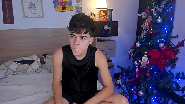 Snapshot of justinbiler chatting on December 20, 12:30 pm justinbiler online show from December 20, 12:30 pm