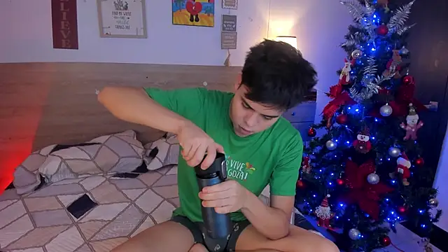 Snapshot of justinbiler chatting on November 11, 12:44 pm justinbiler online show from November 11, 12:44 pm