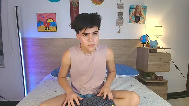 Snapshot of justinbiler chatting on September 24, 12:11 pm justinbiler online show from September 24, 12:11 pm