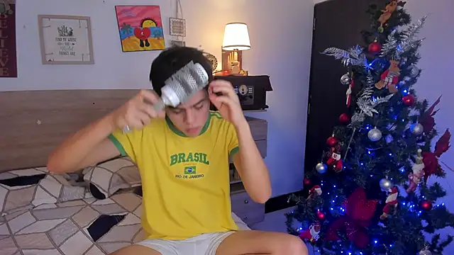 Snapshot of justinbiler chatting on December 16, 3:05 pm justinbiler online show from December 16, 3:05 pm