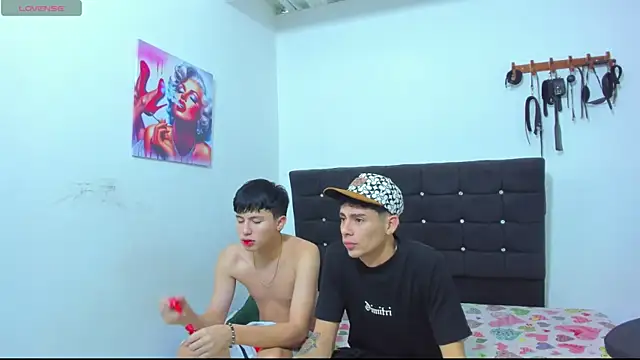 Snapshot of Alexander_and_Xiao chatting on February 25, 11:59 pm Alexander and Xiao online show from February 25, 11:59 pm