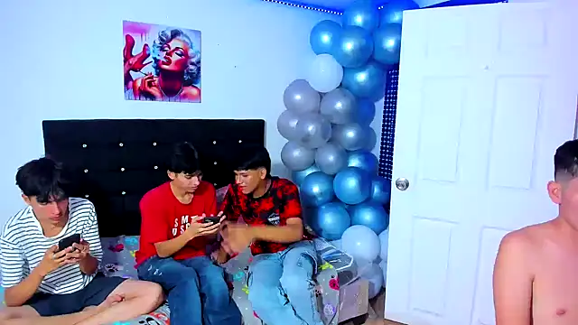 Alexander and Xiao online show from March 10, 9:07 pm