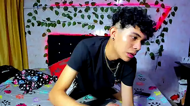 Alexander and Xiao online show from December 23, 3:07 am