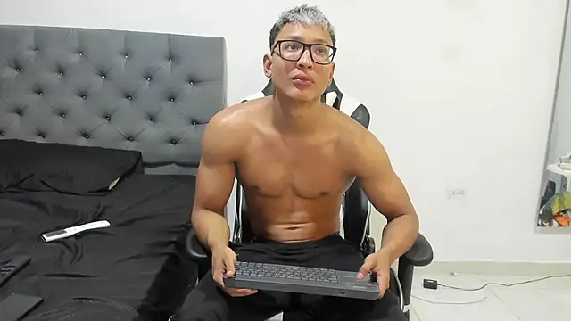 chriss jones1 online show from March 7, 9:17 pm