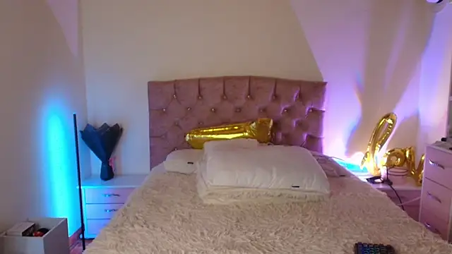 miaa saenz1 online show from November 22, 2:43 am