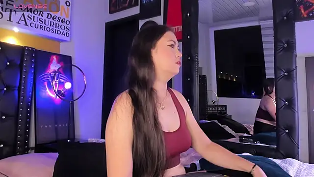 MADISSONLOVE  online show from June 27, 3:23 am