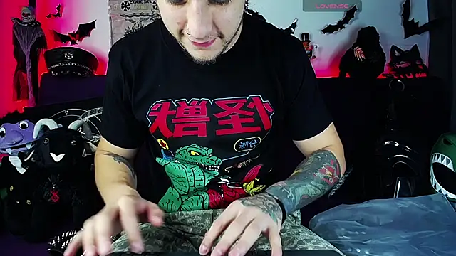 blckwolf 6 online show from October 12, 3:35 pm